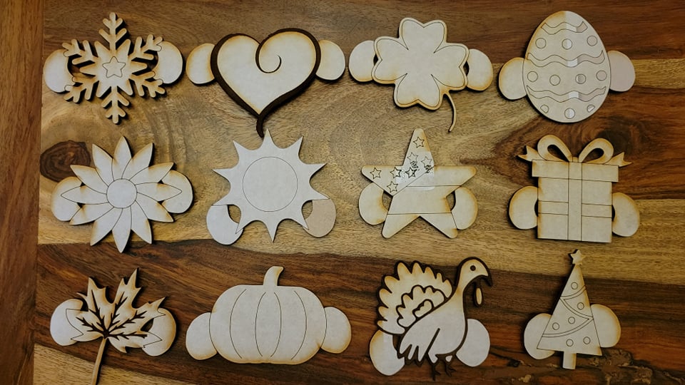 DIY Plaid Gnome Sign with Interchangeable Accessories